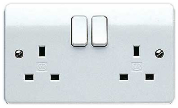 Socket, 2 Gang Switched DP