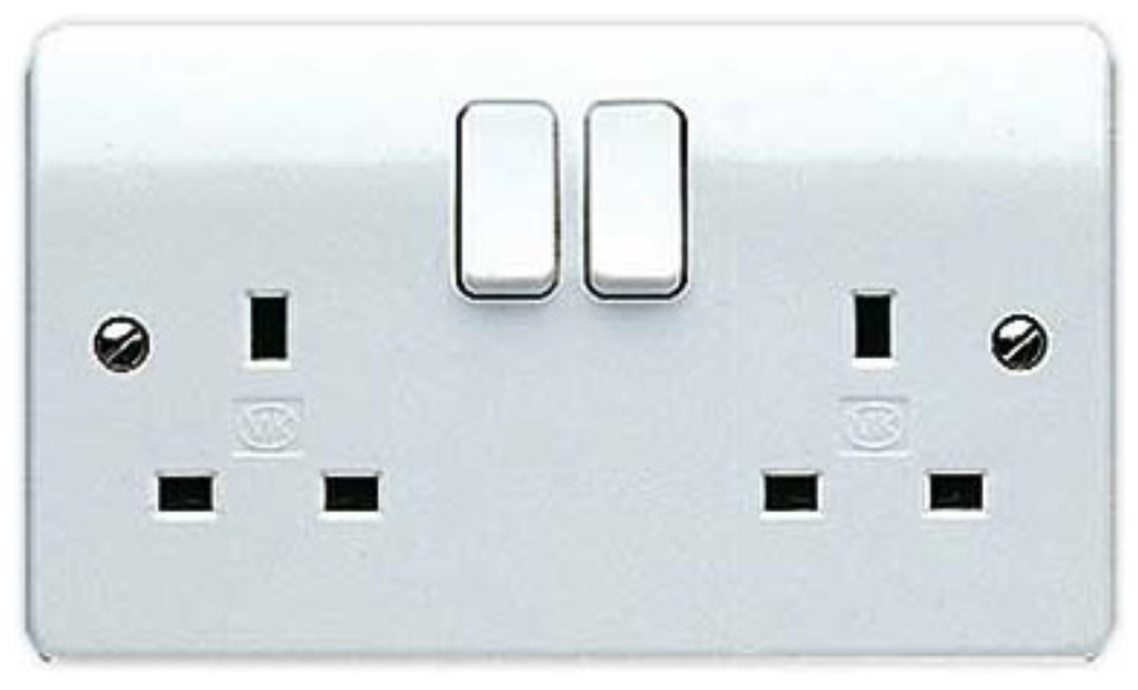 Socket, 2 Gang Switched DP