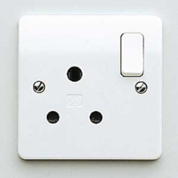 Socket, 1 Gang Switched DP 3 Pin Round