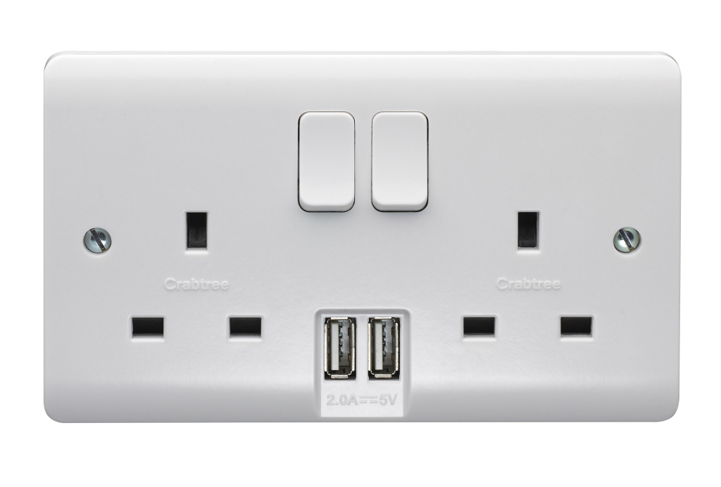 Socket, 2 Gang DP Switched Dual Earth, c/w 2×2.1A USBs