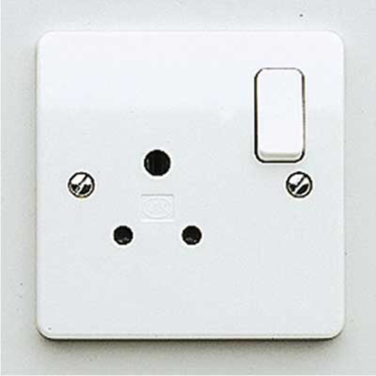 Socket, 1 Gang Switched DP 3 Pin Round