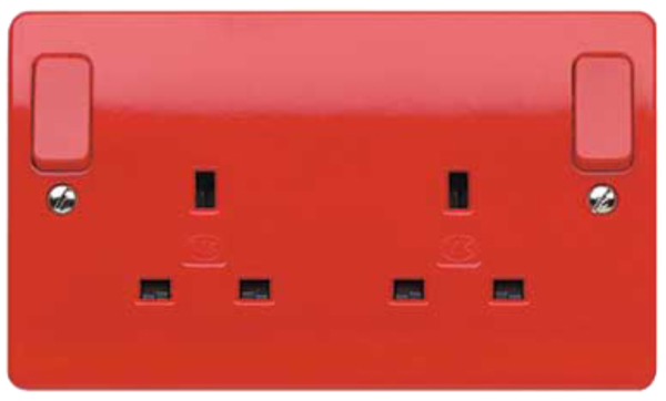 Socket, 2 Gang Switched DP Dual Earth, Red Outboard Rockers