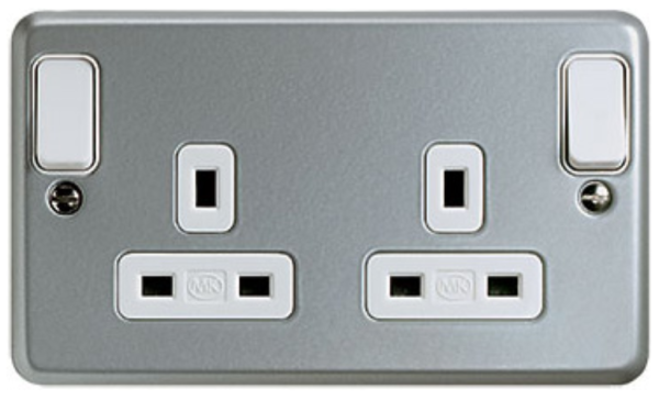 Socket, 2 Gang Switched DP Dual Earth, Outboard Rocker
