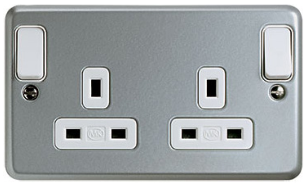 Socket, 2 Gang Switched DP Dual Earth, Outboard Rocker