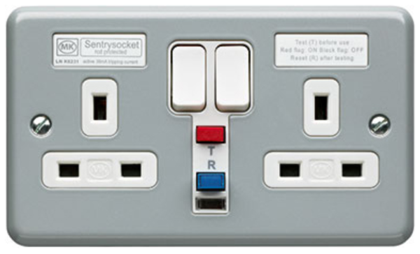 Socket, 2 Gang Switched SP RCD Active