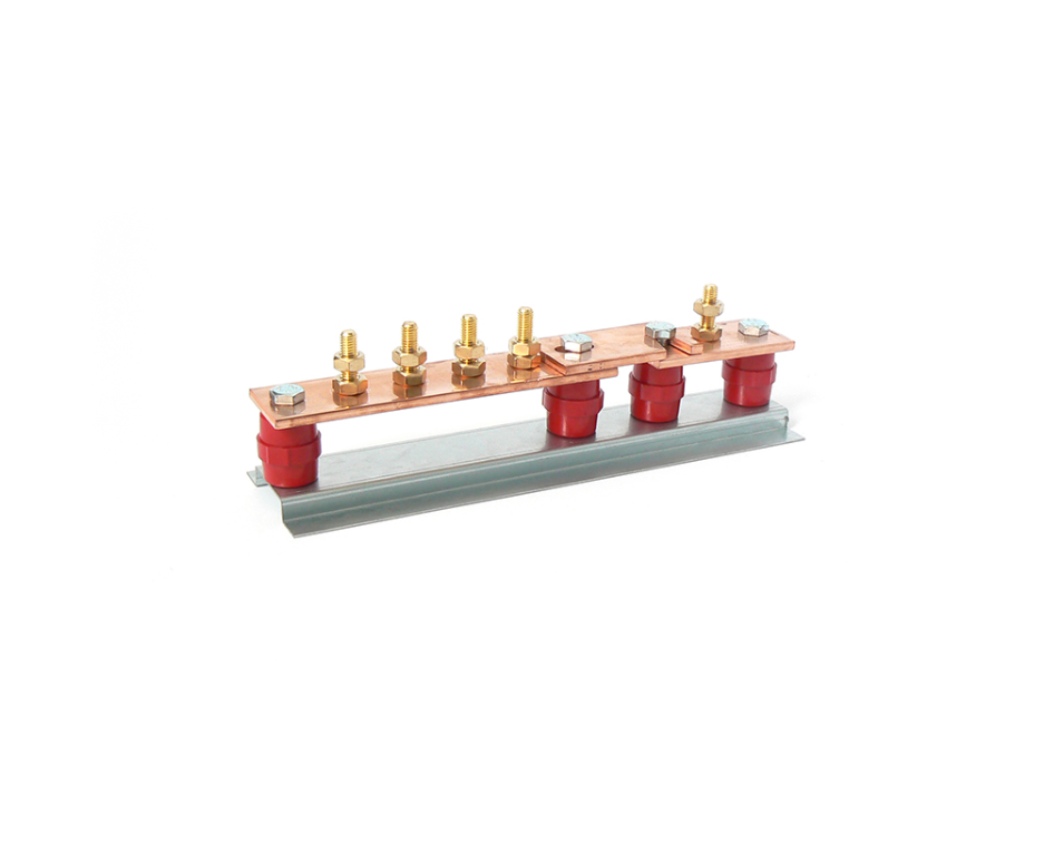 Earth Bar, 4 Way 1 Link c/w 4 Insulators, c/w Aluminium Baseplate