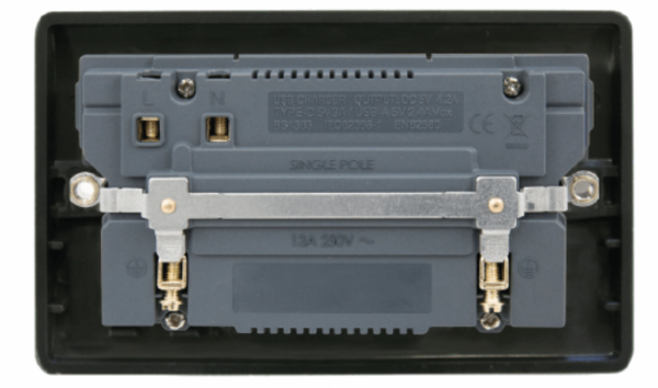 Socket, 2 Gang Switched c/w Twin USB Outlet, Type A & Type C - Image 2